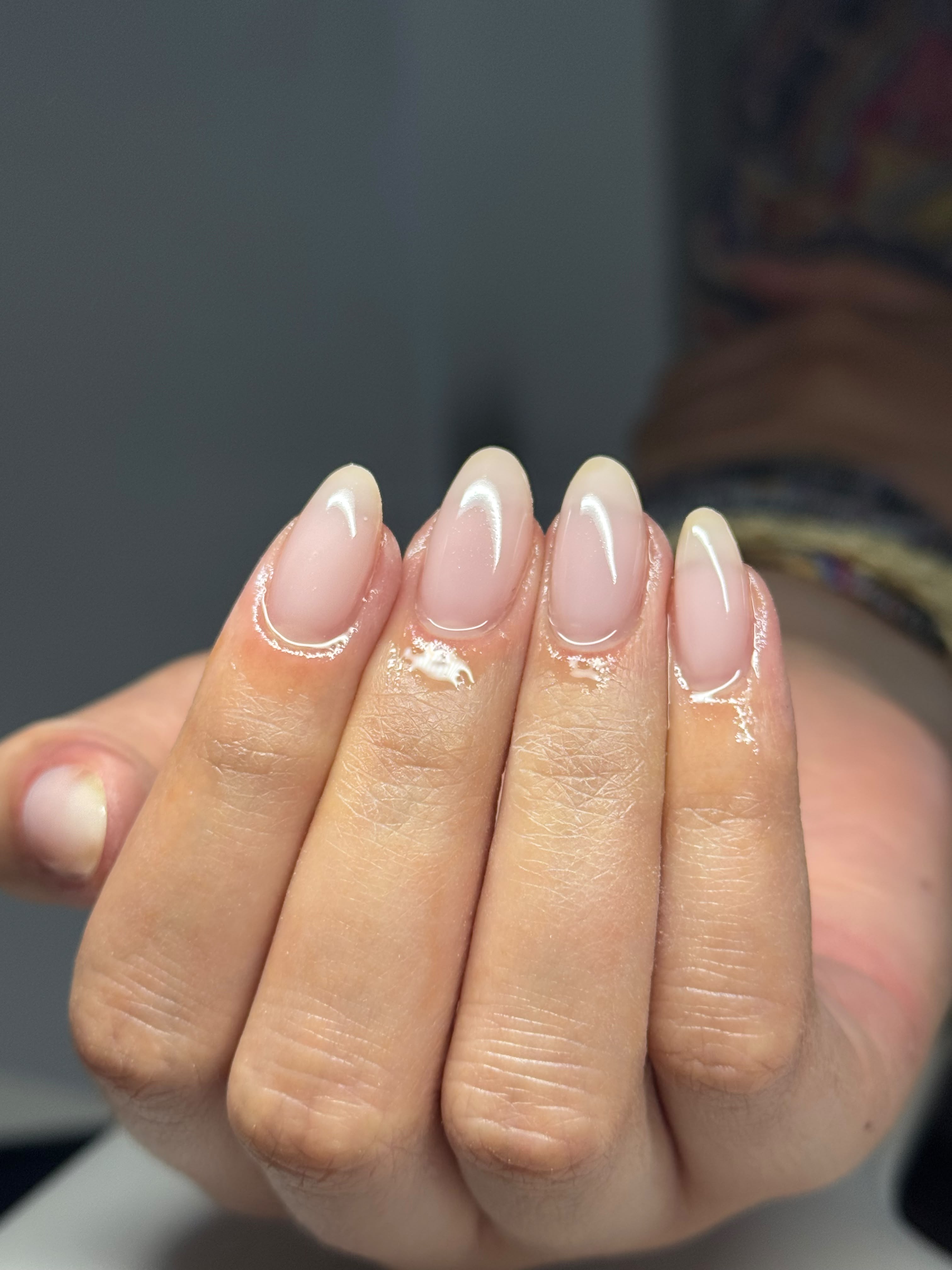 Elegantes Naildesign aus dem Beauty by MDL Studio in München